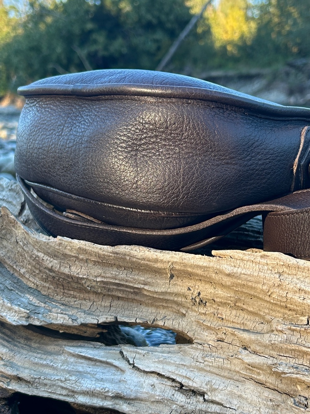Vintage Dooney & Bourke All-Weather Leather Horseshoe Saddle Bag U115 - Picture 7 of 16